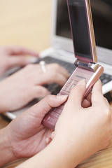 パソコンと携帯電話