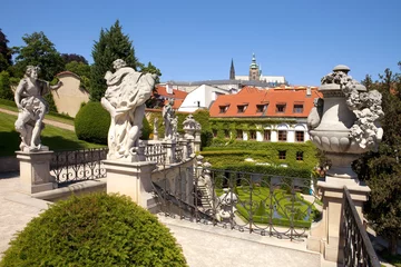 Foto auf Glas Prag - Vrtba-Garten und Hradschin-Schloss © courtyardpix