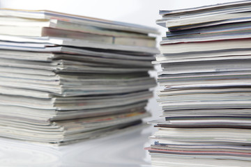 Zeitschriftenstapel
