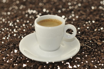 Espressotasse mit Bohnen