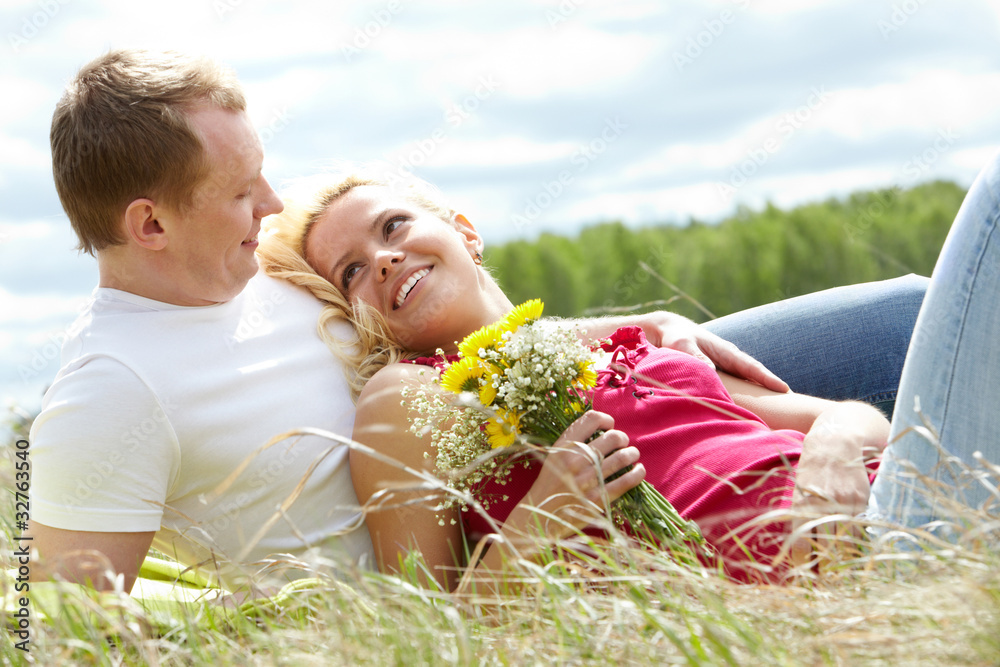 Poster Relaxing couple