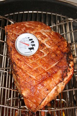 Gegrillter Krustenbraten