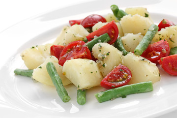 potato tomato green bean salad