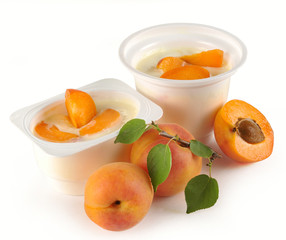 yoghurt with apricot and pieces