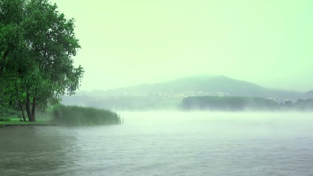 il lago delle nebbie