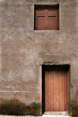 Fototapeta na wymiar Puerta y ventana, rurales