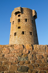 Fototapeta na wymiar Tower Defense Le Hocq na wybrzeżu Jersey, UK