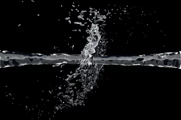 Wandaufkleber Zwei Wasserstrahlen kollidieren auf schwarzem Hintergrund © dampoint