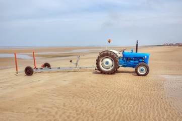 Tracteur à la plage