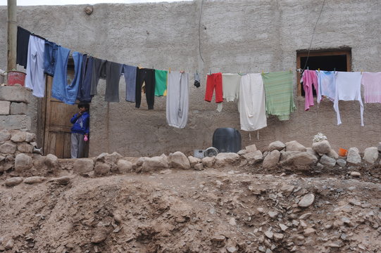 Bambino a Cachi nelle ande argentine