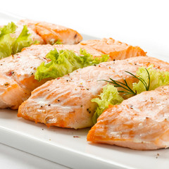 Grilled salmon and vegetables