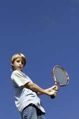 Tenista joven, empu&ntilde;adura.