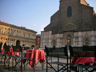 Bologna - tavoli su Piazza Maggiore