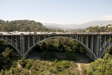 Fototapeta na wymiar Taffic on bridge on Los Angeles freeway