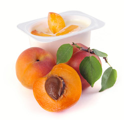 yoghurt with apricot and pieces
