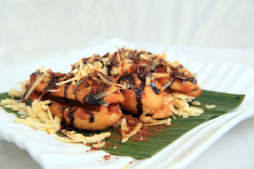 fried banana with cheese