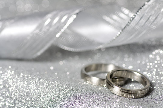 Wedding rings with a ribbon