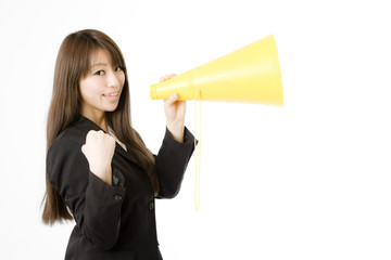 応援する女性社員