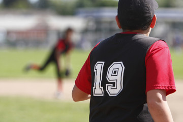 Fototapeta premium Baseball players on the field during a game.
