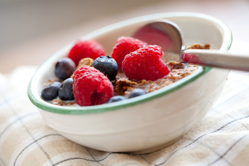 Breakfast cereal with berries