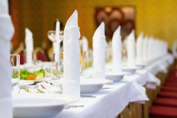 Banquet table