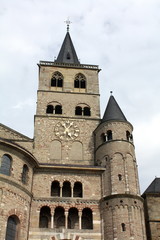 Fototapeta na wymiar St.Petrus dom in Trier in Germany