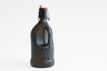 Bierflasche mit Henkel