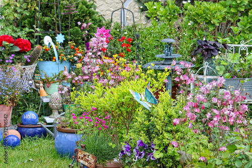 "Garten" Stockfotos und lizenzfreie Bilder auf Fotolia.com - Bild 32916542