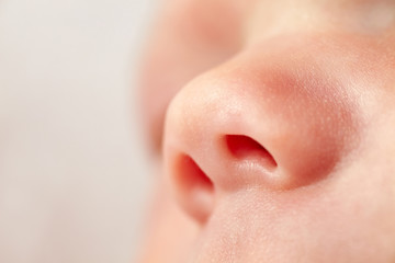 Baby mit Stupsnase