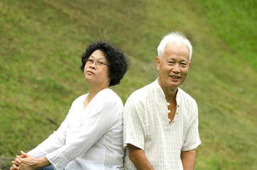 Obraz premium asian couple outdoor
