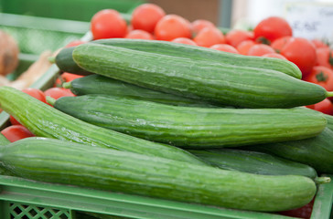 Gurken und Tomaten auf dem Markt als Quelle des EHEC Erregers