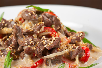 sliced beef roasted with vegetables