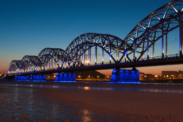 Fototapeta premium Railway bridge at night