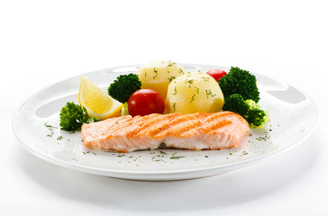 Grilled salmon and vegetables