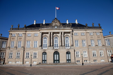 Fototapeta na wymiar Pałac Amalienborg w Kopenhadze