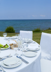 Fototapeta na wymiar Gourme lunch on the sea shore