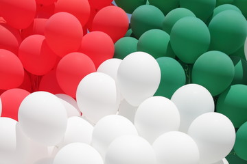 red, green and white balloons - colors of Italy
