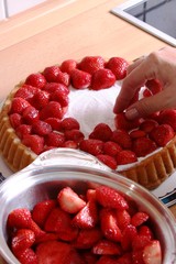 Erdbeerkuchen belegen