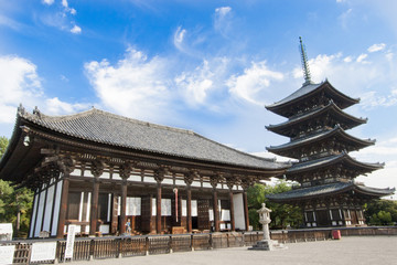 Obraz premium pagoda in blue sky