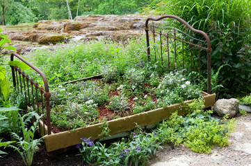 Garden installation with the old bed