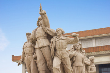 Fototapeta na wymiar Monument in front of Mao's Mausoleum on Tiananmen Square