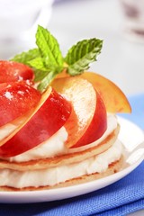 Pancakes with quark and fruit