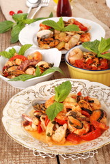 CIOTOLE E PIATTI CON PESCE