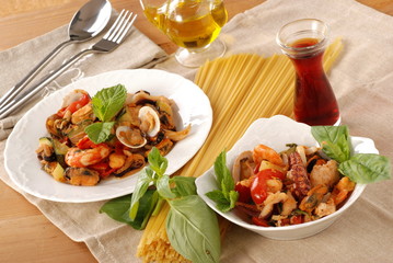 ZUPPA DI PESCE E PASTA