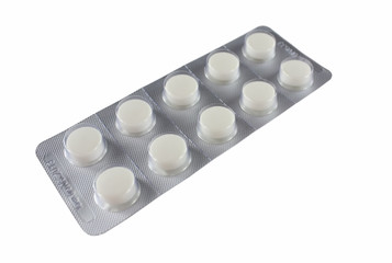 Tabletten in Blisterverpackung - freigestellt auf Weiss
