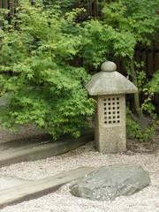 W ogrodzie japońskim