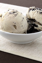 delicious cookies and cream ice cream