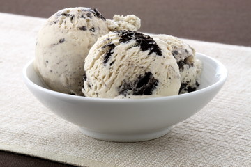 delicious cookies and cream ice cream