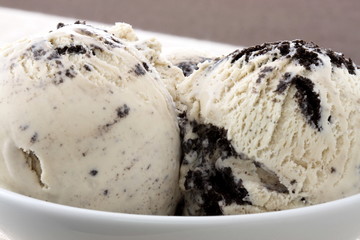 delicious cookies and cream ice cream