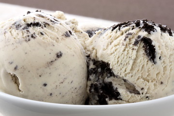 delicious cookies and cream ice cream